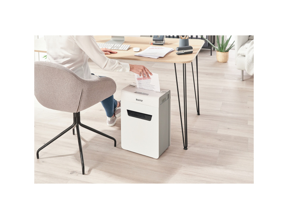 DESTRUCTORA DE DOCUMENTOS LEITZ IQ PROTECT PREMIUM 10X P4 CAPACIDAD DE CORTE 10 HOJAS DESTRUYE GRAPAS Y CLIPS