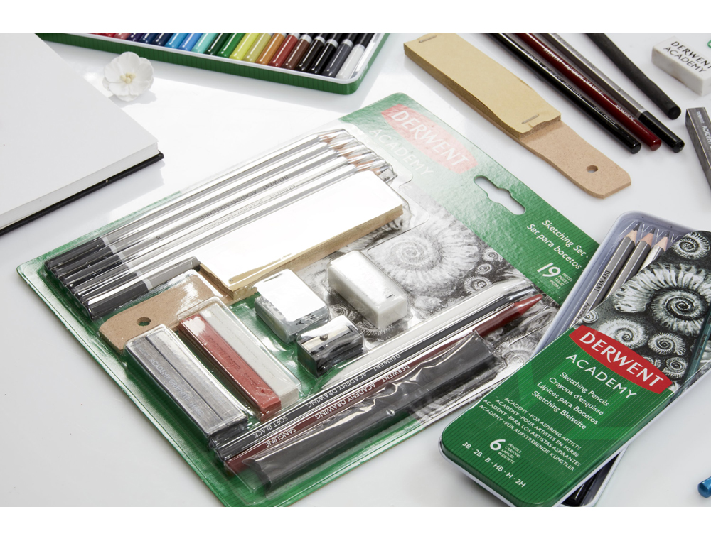 KIT PARA SKETCHING DERWENT 19 PIEZAS