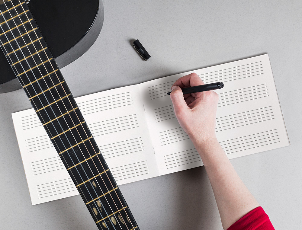 BLOC MUSICA LIDERPAPEL PENTAGRAMA 5MM CUARTO 20 HOJAS 100G/M2 GRAPADO