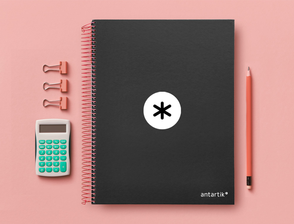 CUADERNO ESPIRAL A4 MICRO ANTARTIK TAPA FORRADA 120H 90 GR LISO CON BANDAS 4 TALADROS COLOR NEGRO